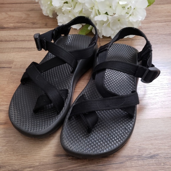 Chaco Shoes - Black strappy chaco sandals women's size 7